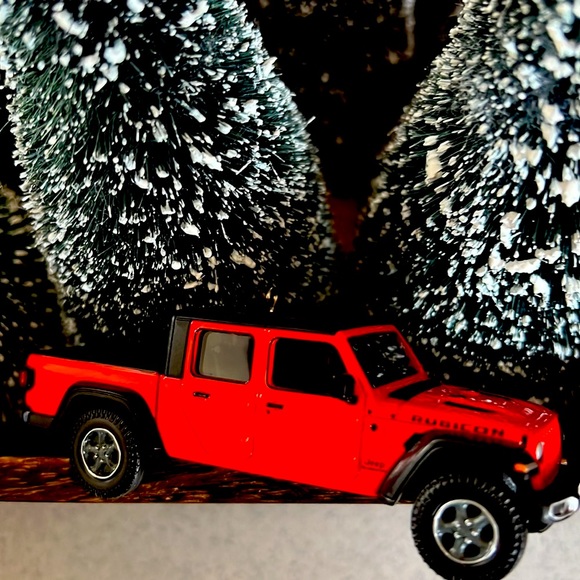 Hallmark Holiday Jeep Gladiator Rubicon Hallmark Keepsake Ornament